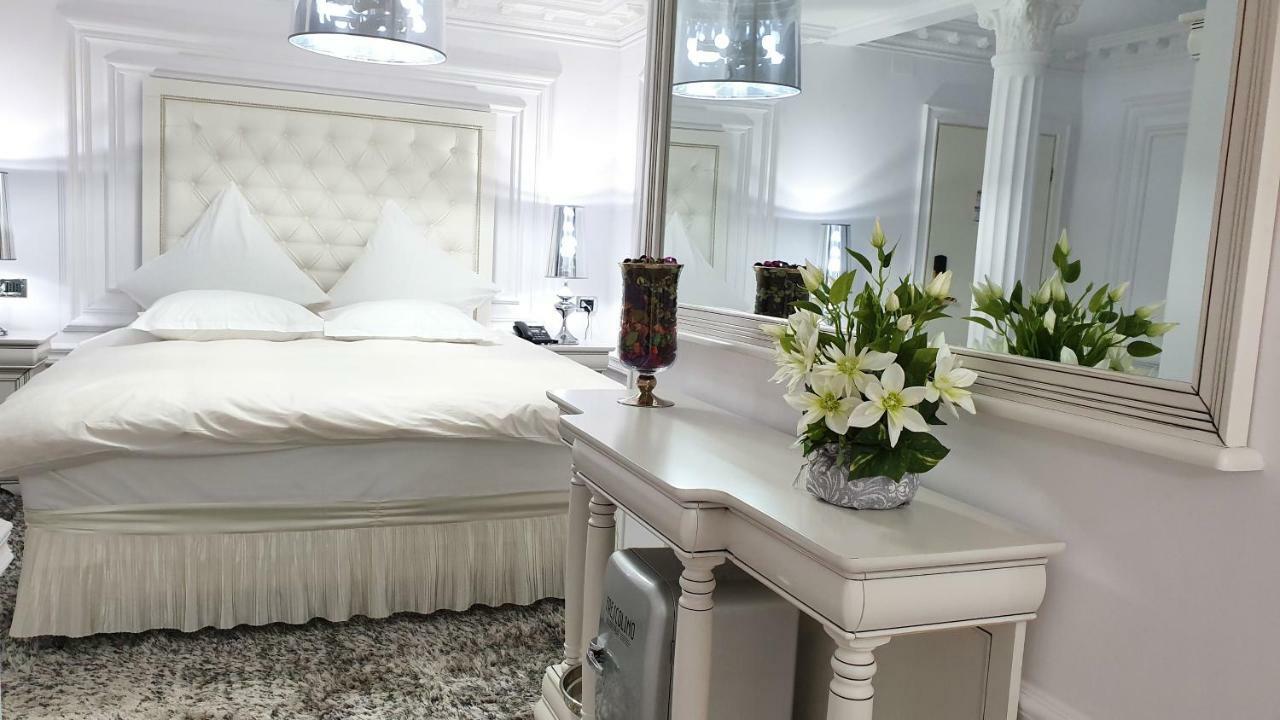 President Hotel Плоещ Екстериор снимка
