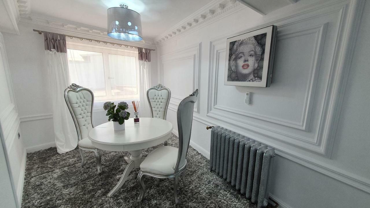President Hotel Плоещ Екстериор снимка