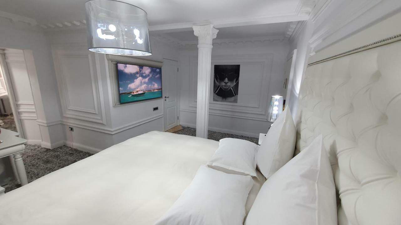President Hotel Плоещ Екстериор снимка